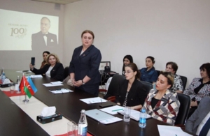 Respublika Elmi-Texniki Kitabxanasında “Heydər Əliyev İli” çərçivəsində silsilə tədbirlər keçirilmişdir