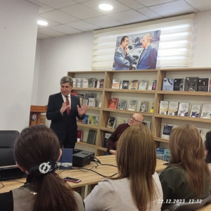 Əqli Mülkiyyət Agentliyinin tabeliyində olan Respublika Elmi-Texniki Kitabxanasında 24 dekabr -  Azərbaycan Respublikasının Prezidenti, Ali Baş Komandan cənab İlham Əliyevin doğum günü münasibətilə tədbir keçirilib.