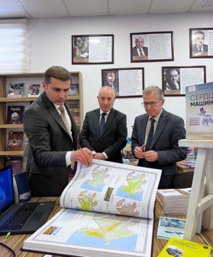 Respublika Elmi-Texniki Kitabxanasında “Heydər Əliyev İli” çərçivəsində silsilə tədbirlər keçirilmişdir