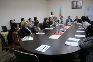 Respublika Elmi-Texniki Kitabxanasında “Heydər Əliyev İli” çərçivəsində silsilə tədbirlər keçirilmişdir