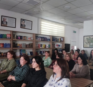Əqli Mülkiyyət Agentliyinin tabeliyində olan Respublika Elmi- Texniki Kitabxanasında Ulu Öndərə həsr olunan film nümayiş etdirilib