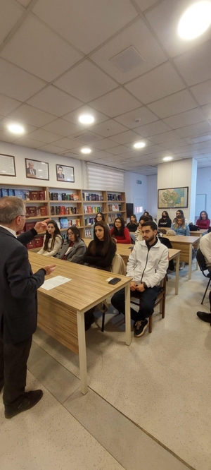 Respublika Elmi-Texniki Kitabxanasında 2024-2025-ci tədris ilində bakalavr pilləsinin sonuncu kursunda təhsil alan 22 tələbənin istehsalat təcrübəsinə başlandı.