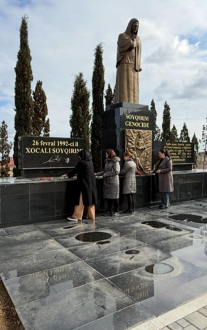 Respublika Elmi-Texniki Kitabxanasının kollektivi Xocalı soyqırımının qurbanlarını  yad edib